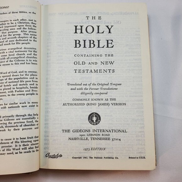 Vintage Holy Bible Placed By The Gideons International 1973 Edition - Picture 9 of 11